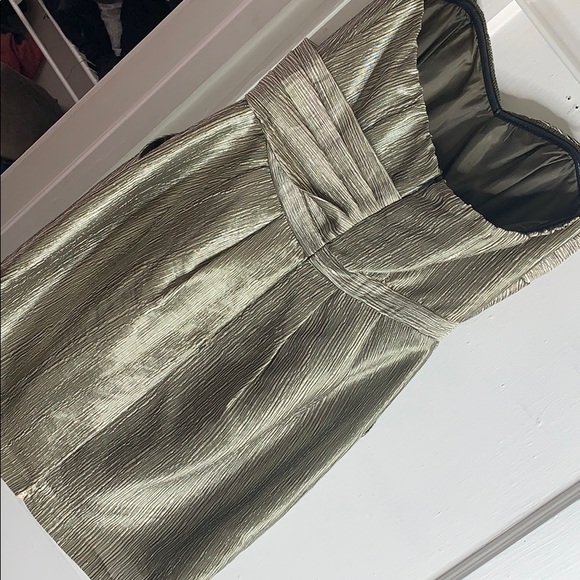 Dress - Picture 2 of 3